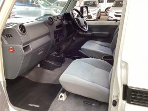Toyota Land Cruiser 79 4.5D-4D LX V8 single cab - Image 7