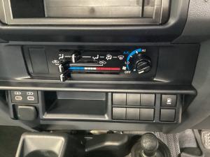 Toyota Land Cruiser 79 4.5D-4D LX V8 single cab - Image 10