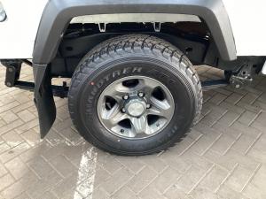 Toyota Land Cruiser 79 4.5D-4D LX V8 single cab - Image 12