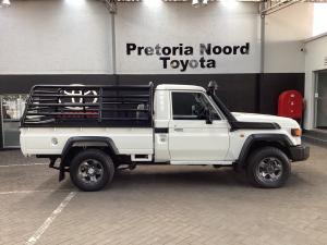 Toyota Land Cruiser 79 4.5D-4D LX V8 single cab - Image 3