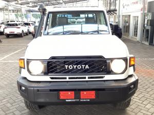 Toyota Land Cruiser 79 4.5D-4D LX V8 single cab - Image 4
