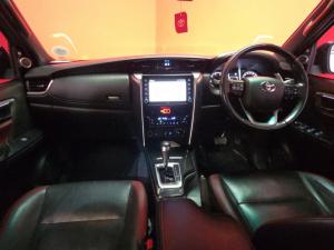 Toyota Fortuner 2.8 GD-6 4X4 VX automatic - Image 6