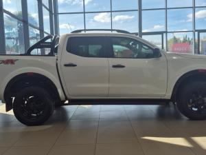 Nissan Navara 2.5DDTI PRO-4X 4X4 automatic D/C - Image 3