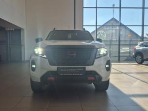 Nissan Navara 2.5DDTI PRO-4X 4X4 automatic D/C - Image 4