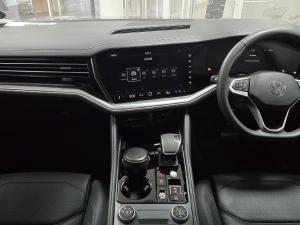 Volkswagen Touareg V6 TDI Elegance - Image 11