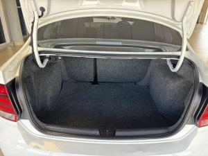 Volkswagen Polo sedan 1.4 Trendline - Image 10