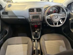 Volkswagen Polo sedan 1.4 Trendline - Image 12