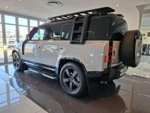 Land Rover Defender 110 D250 X-Dynamic SE - Image 10