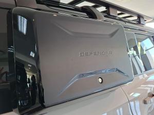Land Rover Defender 110 D250 X-Dynamic SE - Image 14