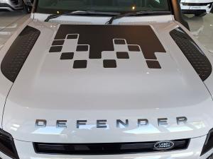 Land Rover Defender 110 D250 X-Dynamic SE - Image 17