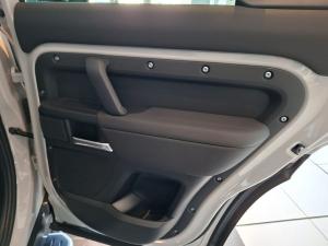 Land Rover Defender 110 D250 X-Dynamic SE - Image 24