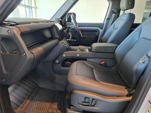 Land Rover Defender 110 D250 X-Dynamic SE - Image 28