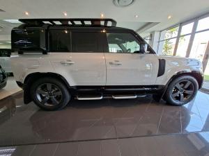 Land Rover Defender 110 D250 X-Dynamic SE - Image 5