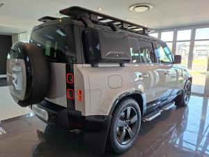 Land Rover Defender 110 D250 X-Dynamic SE - Image 6