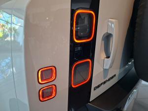 Land Rover Defender 110 D250 X-Dynamic SE - Image 9
