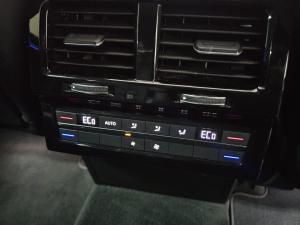 Volkswagen Touareg V6 TDI Executive R-Line - Image 7