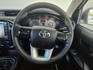 Toyota Hilux 2.4GD-6 Xtra cab Raider manual - Image 8