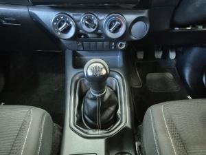 Toyota Hilux 2.4GD-6 Xtra cab Raider manual - Image 9