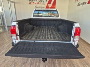 Toyota Hilux 2.4GD-6 Xtra cab Raider manual - Image 13