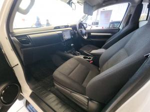 Toyota Hilux 2.4GD-6 single cab Raider manual - Image 7