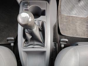 Volkswagen Polo Vivo sedan 1.4 Trendline - Image 10