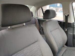 Volkswagen Polo Vivo sedan 1.4 Trendline - Image 14