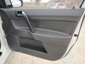 Volkswagen Polo Vivo sedan 1.4 Trendline - Image 21