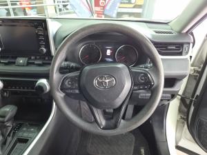 Toyota RAV4 2.0 GX auto - Image 8