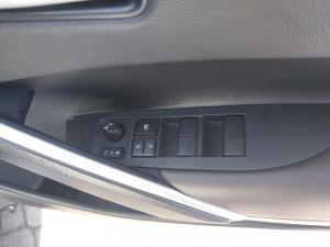 Toyota Corolla Cross 1.8 HEV XS - Image 25