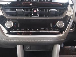 Toyota Corolla Cross 1.8 HEV XS - Image 17