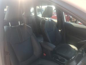 Toyota Corolla Cross 1.8 HEV XS - Image 18