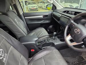 Toyota Hilux 2.4 GD-6 Raider 4X4 automaticD/C - Image 6