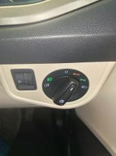 Volkswagen Polo 1.6 Life - Image 16