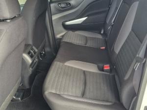 Nissan Navara 2.5D LE 4X2 automatic D/C - Image 8