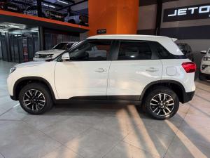 Suzuki Vitara Brezza 1.5 GLX automatic - Image 10