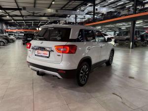 Suzuki Vitara Brezza 1.5 GLX automatic - Image 6