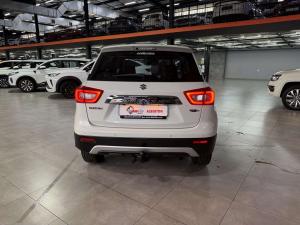 Suzuki Vitara Brezza 1.5 GLX automatic - Image 7