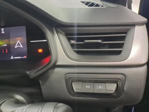 Renault Captur 1.3T Techno - Image 11