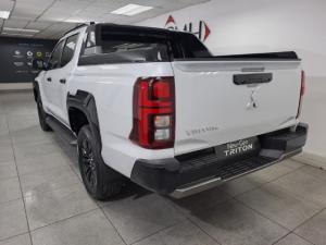 Mitsubishi Triton 2.4DI-D Bi-Turbo double cab 4x4 - Image 3
