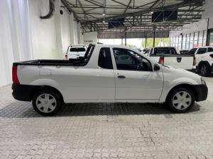 Nissan NP200 1.6i safety pack (aircon) - Image 2