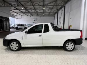 Nissan NP200 1.6i safety pack (aircon) - Image 9