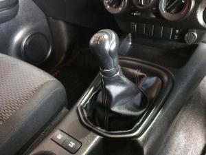 Toyota Hilux 2.4GD-6 Xtra cab Raider manual - Image 12
