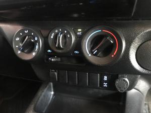 Toyota Hilux 2.4GD-6 Xtra cab Raider manual - Image 13