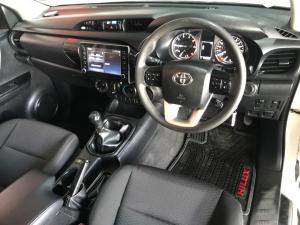 Toyota Hilux 2.4GD-6 Xtra cab Raider manual - Image 9