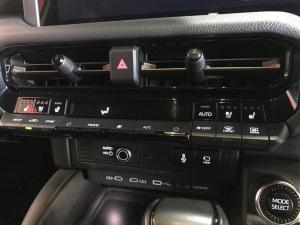 Toyota Land Cruiser Prado 2.8GD VX-R - Image 21