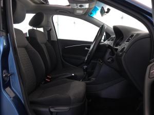 Volkswagen Polo hatch 1.2TSI Comfortline - Image 19