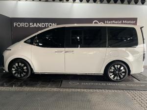 Hyundai Staria 2.2D Luxury - Image 20
