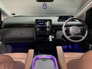 Hyundai Staria 2.2D Luxury - Image 2