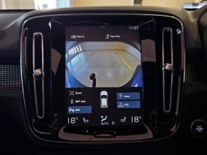 Volvo XC40 D4 AWD R-Design - Image 12