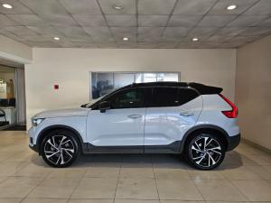 Volvo XC40 D4 AWD R-Design - Image 2